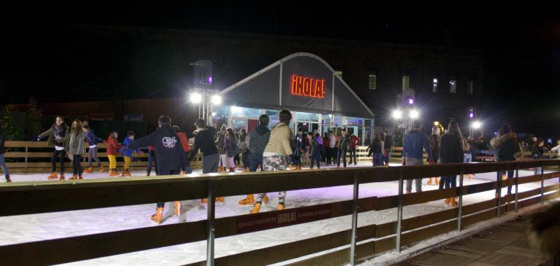 Pista de patinaje sobre hielo junto a la madrileña Plaza de Colón